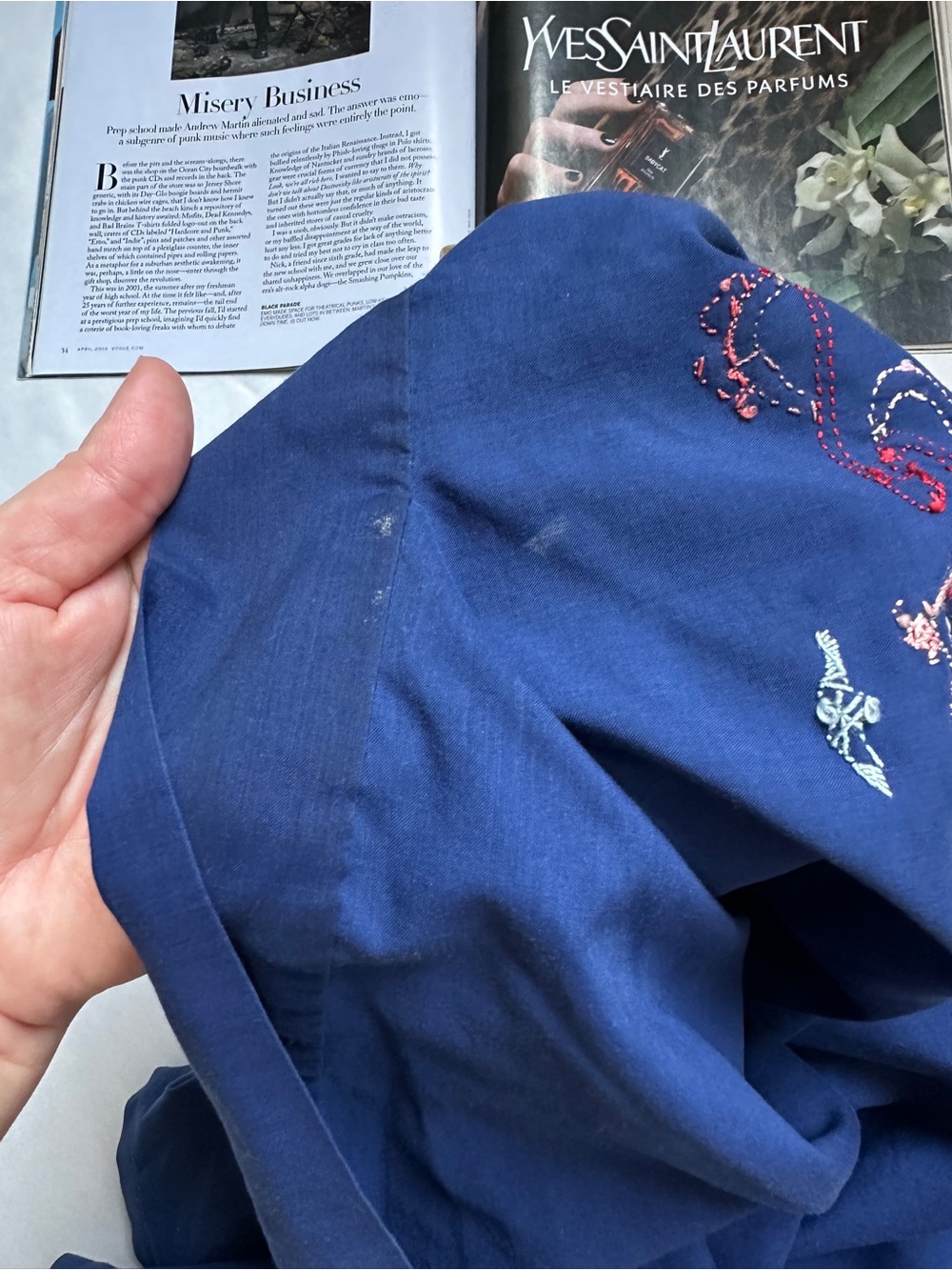 3/50$Embroidered Navy Kimono Robe / Vintage Robe - Picture 7 of 13
